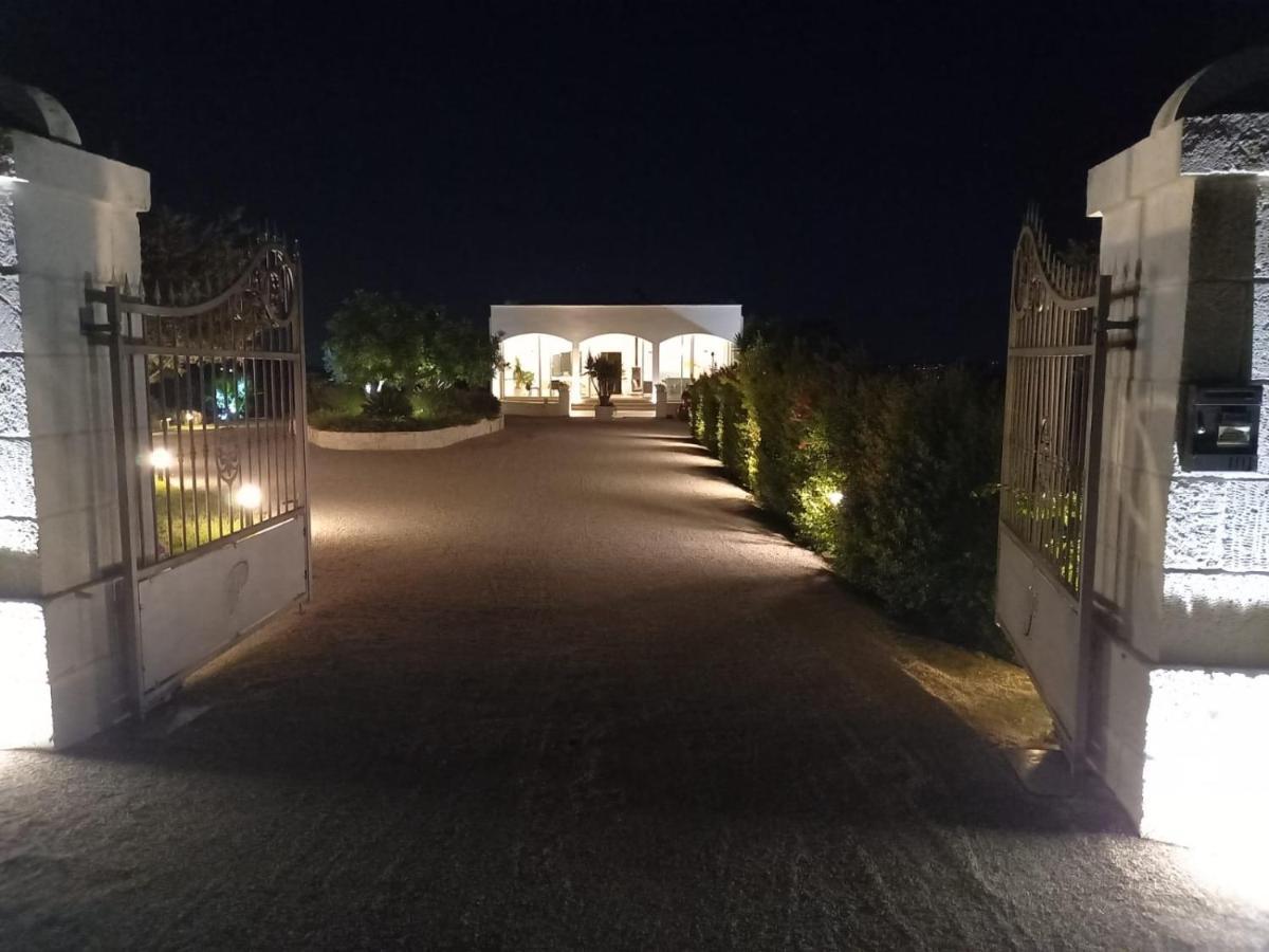 Villa Peter Остуни Екстериор снимка