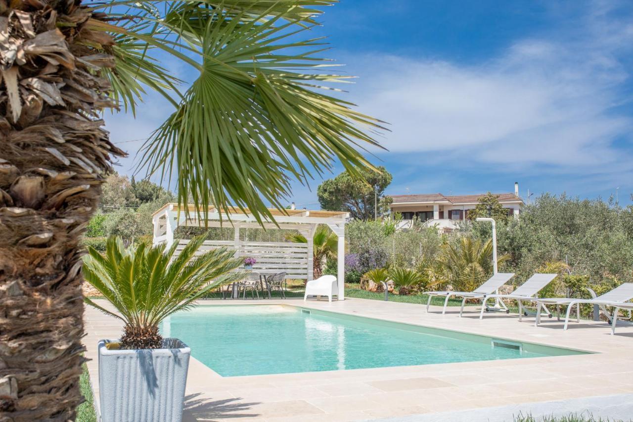 Villa Peter Остуни Екстериор снимка